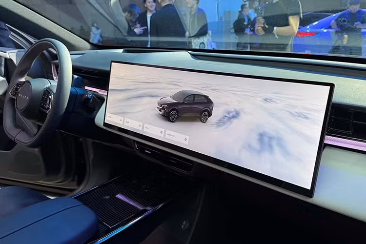 Không chỉ đóng vai trò là thị trường tiêu thụ lớn nhất thế giới, Trung Quốc còn đang dẫn đầu về tốc độ phát triển công nghệ xe điện, bao gồm hệ thống pin, phần mềm và chuỗi cung ứng. Mazda EZ-60 là sản phẩm then chốt trong kế hoạch mở rộng danh mục xe năng lượng mới của Changan Mazda.