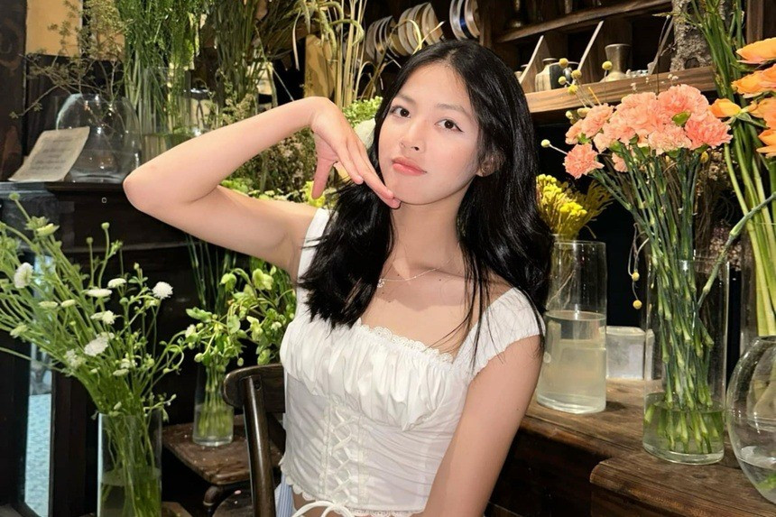 Nữ VĐV có phong cách thời trang năng động, trẻ trung.