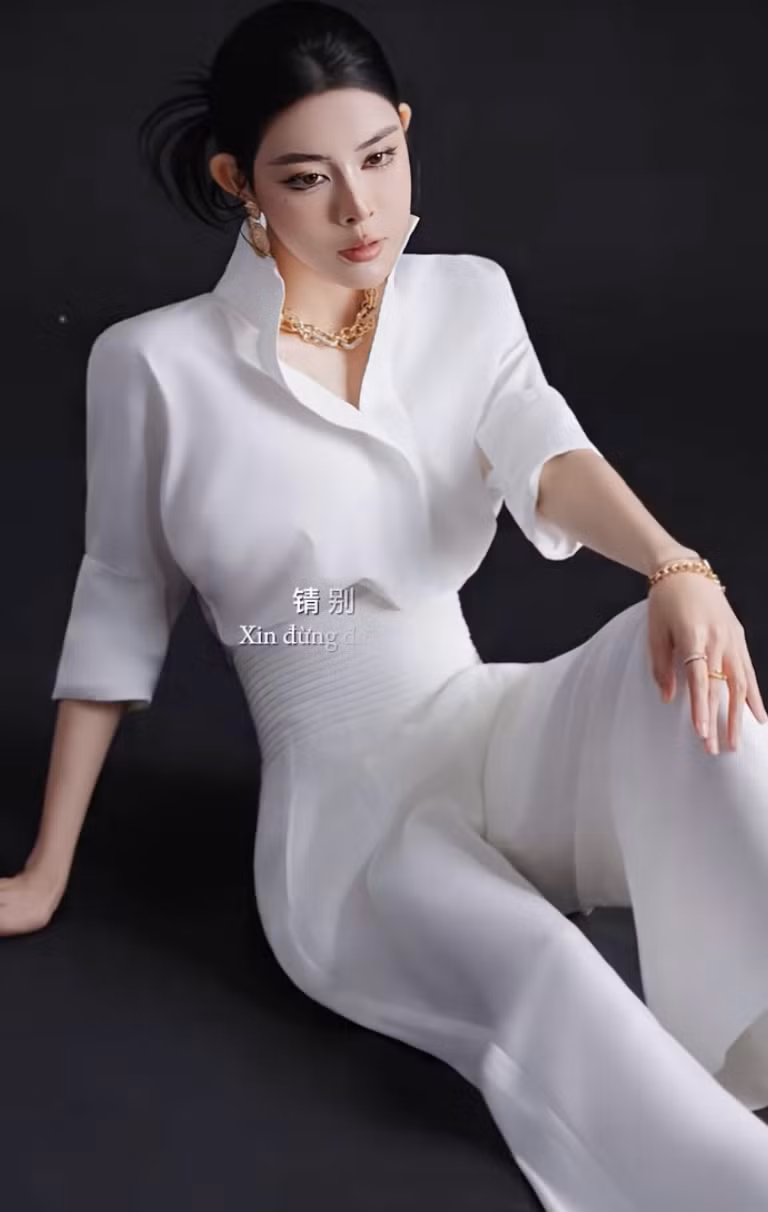 Nhưng thay vì chấp nhận một dáng vẻ mũm mĩm, bạn gái Văn Thanh đã chăm chỉ siết dáng, tập luyện và ăn uống lành mạnh suốt thời gian dài để có được vóc dáng săn chắc như hiện tại.