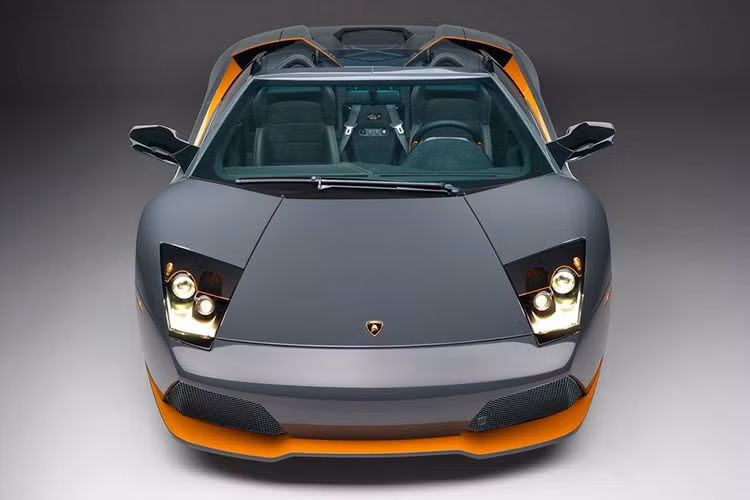Đã đến lúc chiếc Murcielago Roadster cuối cùng tìm được một ngôi nhà mới. Đại lý niêm yết giá xe là 516.950 đô la, vậy là chiếc xe đã sẵn sàng về tay bất kỳ ai sẵn sàng trả tiền. Cơ hội như vậy không đến hai lần.