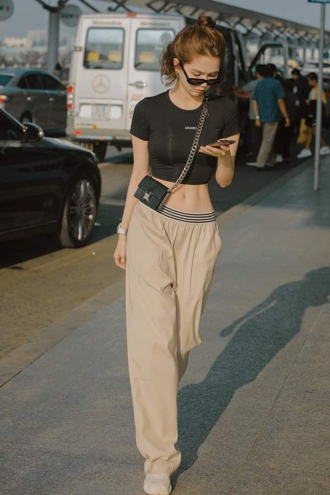 Khi ấy, gắn liền với Ngọc Trinh là từ khoá như "vòng eo 56cm" trứ danh, thân hình mảnh mai nhưng đường cong rõ nét, đôi chân dài thẳng tắp cùng làn da trắng phát sáng, đã góp phần tạo nên hàng loạt cụm từ quen thuộc với công chúng như "đẹp như Ngọc Trinh", "đầm body Ngọc Trinh".