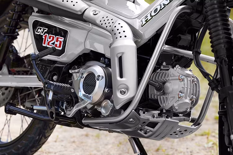 Honda CT125 sở hữu khối động cơ 125 cc PGM-FI làm mát bằng không khí, một xy-lanh, SOHC 2 van, 4 thì, sản sinh công suất tối đa 9,1 mã lực tại 6.250 vòng/phút, mô-men xoắn cực đại 10,9 Nm tại 4.750 vòng/phút.