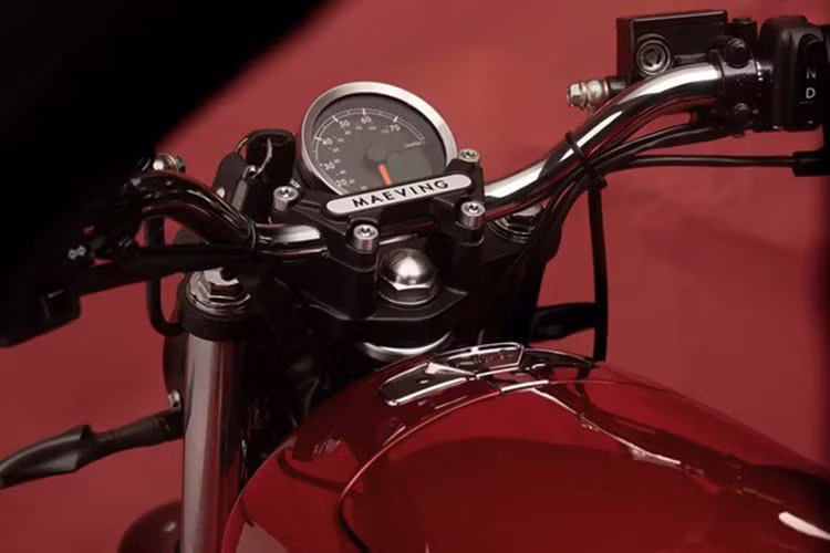 Ngoài ra, người dùng cũng có thể tháo phần ghế ngồi này để giữ dạng yên solo hoặc gắn thêm giá chứa đồ, thùng đồ để tùy biến theo nhu cầu thuận tiện.