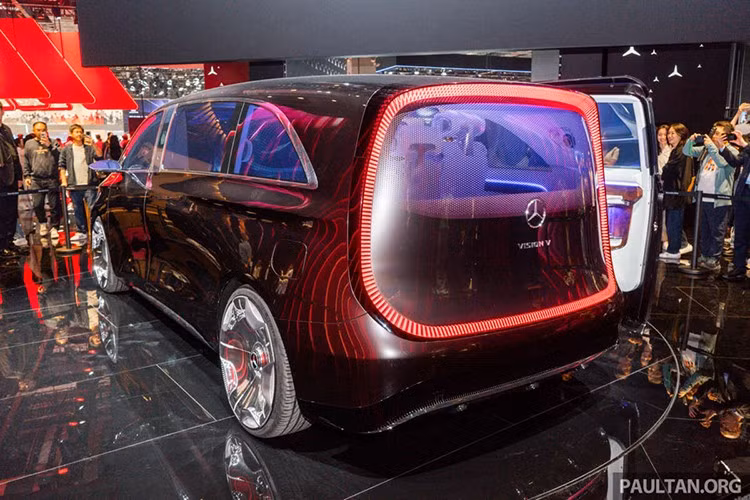 Xe sở hữu cụm pin dung lượng từ 90 kWh đến gần 120 kWh, cho phạm vi hoạt động trên 500 km theo chuẩn WLTP ở bản cao cấp. Tất cả các phiên bản đều hỗ trợ sạc nhanh DC công suất lên tới 350 kW nhờ kiến trúc điện 800V.