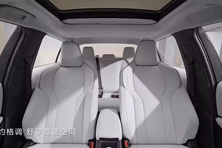 Cả Corolla và Levin L mới đều cung cấp các tùy chọn động cơ quen thuộc nhưng được tinh chỉnh với động cơ tăng áp 1.2L: công suất 114 mã lực.