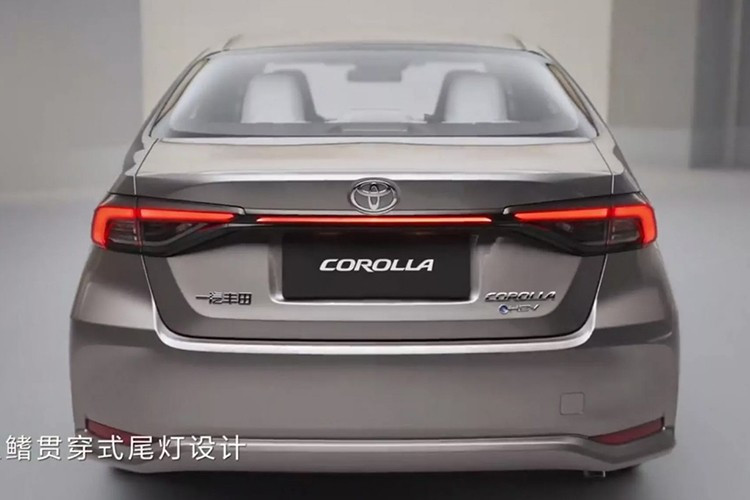 Hệ truyền động hybrid 1.8L, công suất 135 mã lựcTất cả các phiên bản đều sử dụng hộp số CVT và hệ dẫn động cầu trước.