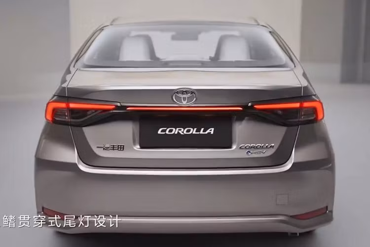 Hệ truyền động hybrid 1.8L, công suất 135 mã lựcTất cả các phiên bản đều sử dụng hộp số CVT và hệ dẫn động cầu trước.