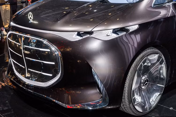 Việc duy trì phần lớn ADN từ bản concept cho thấy tham vọng của thương hiệu xe sang Mercedes-Benz trong việc tái định nghĩa phân khúc xe chở khách cỡ lớn.