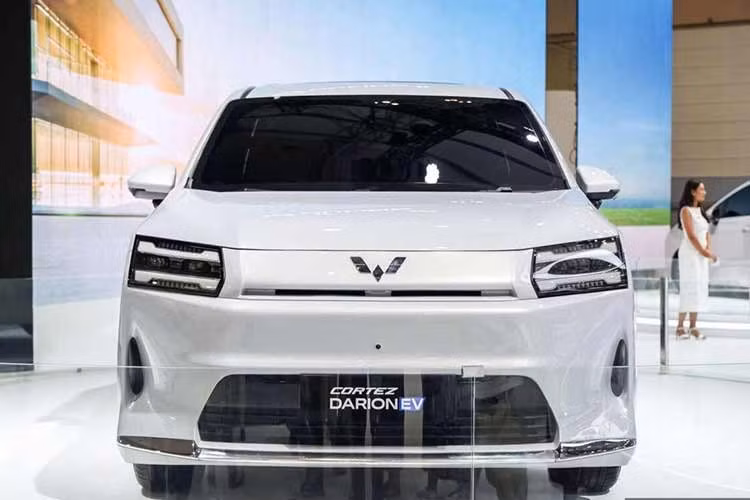 Chính vì những tiền lệ này, Wuling Darion EV được xem là một ván cược lớn của nhà phân phối. Để có thể giành lấy thị phần từ tay BYD M6 hay các dòng xe động cơ đốt trong truyền thống, chiếc xe này buộc phải chứng minh được giá trị thực tế thông qua chất lượng hoàn thiện bền bỉ, chính sách bảo hành pin, trạm sạc...