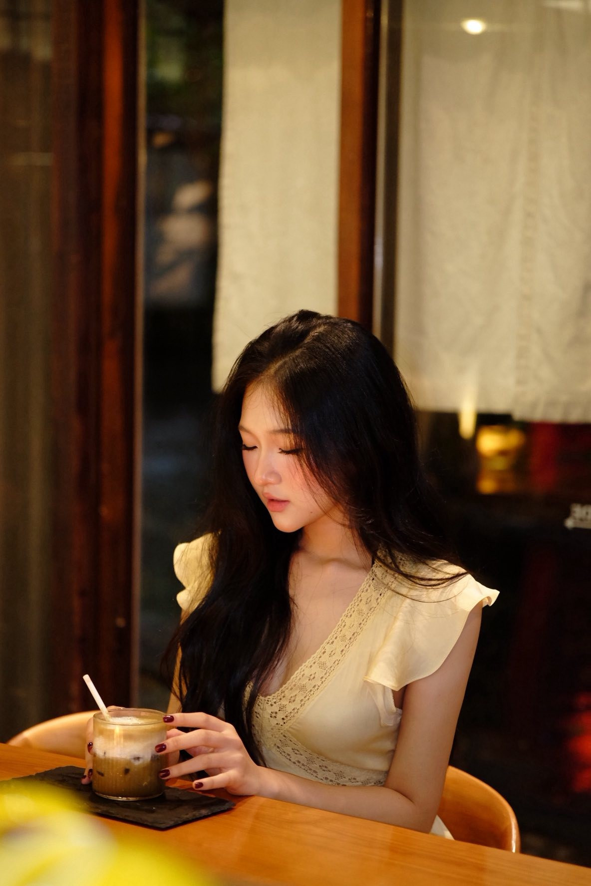 Hiện tại, Trần Trung Kiên vẫn chưa lên tiếng xác nhận hay phủ nhận mối quan hệ, nhưng với việc ảnh đã đăng rồi lại xoá, cộng thêm khoảnh khắc hẹn hò bị "tóm sống", netizen cho rằng đây có lẽ chỉ còn là vấn đề thời gian trước khi cặp đôi công khai.