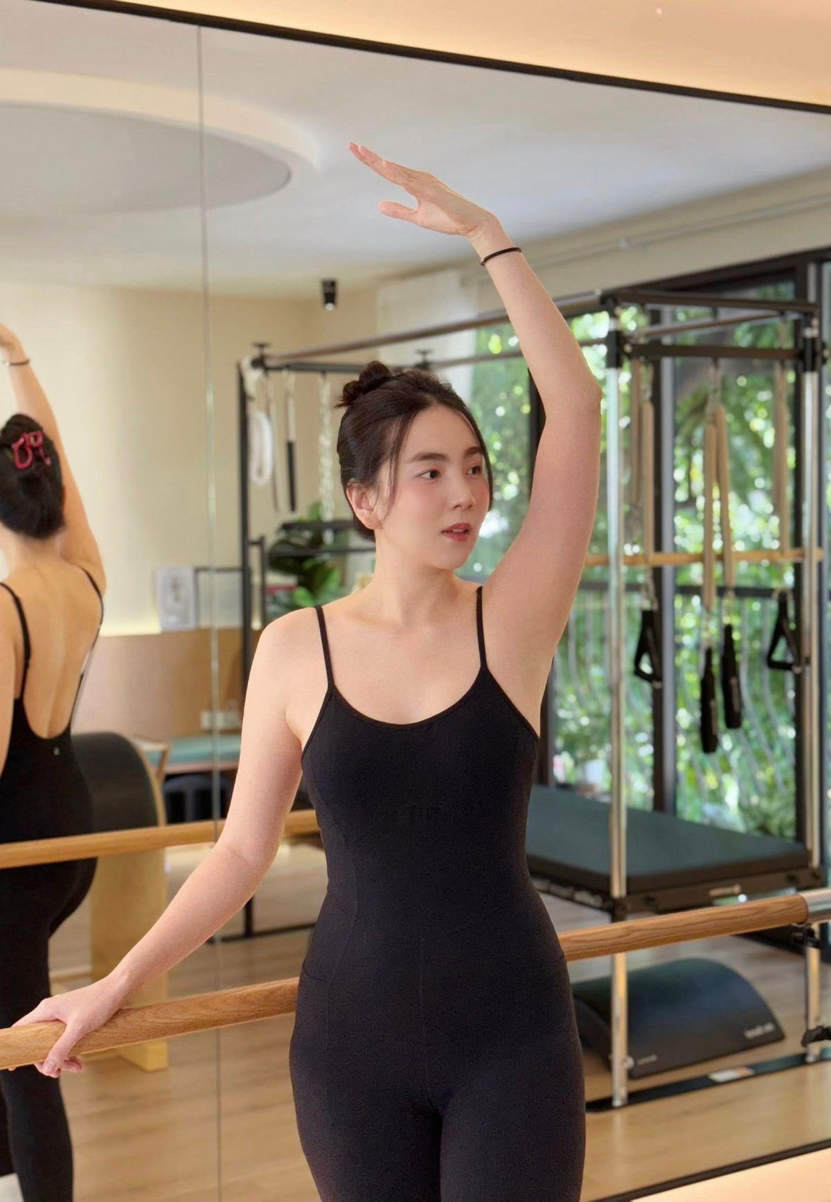 Cũng chính nhờ sự kiên trì này, chỉ trong vòng hơn 4 tháng, Mai Ngọc đã đưa cân nặng trở về như thời son rỗi. Dẫu vậy, cô cũng hài hước tiết lộ: "Cơ bắp thì biến mất hết rồi, phải cố gắng 3 tháng tới để hồi phục thôi!".