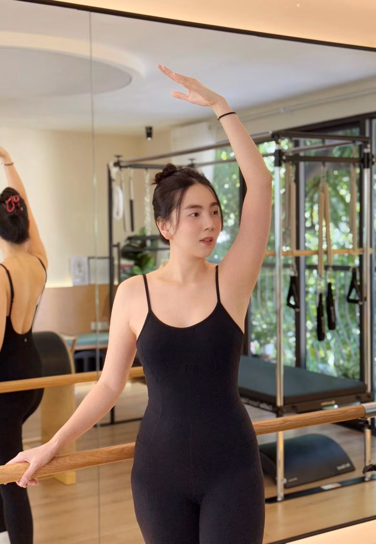 Cũng chính nhờ sự kiên trì này, chỉ trong vòng hơn 4 tháng, Mai Ngọc đã đưa cân nặng trở về như thời son rỗi. Dẫu vậy, cô cũng hài hước tiết lộ: "Cơ bắp thì biến mất hết rồi, phải cố gắng 3 tháng tới để hồi phục thôi!".