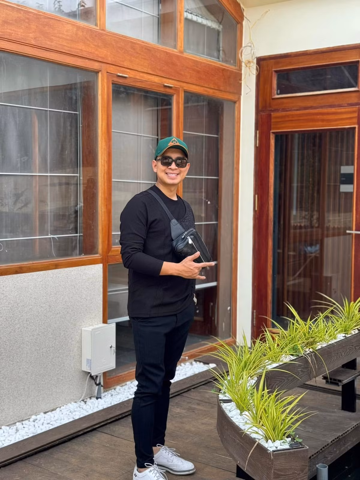 Những nội dung G-Dragon “pha-ke” của Thái Hòa nhận về lượng tương tác khá lớn, mỗi clip đều có hàng triệu lượt xem. Đỉnh điểm là clip “H-Chicken xác nhận đêm 21/6 sẽ có mặt ở Mỹ Đình” được đăng vào ngày 14/5.