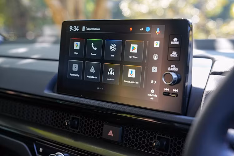 Điểm đặc biệt: toàn bộ cấu hình sử dụng hệ truyền động hybrid e:HEV, động cơ xăng 1.5 Turbo và tùy chọn 7 chỗ đã bị loại bỏ, thay vào đó là bản 5 chỗ với lựa chọn dẫn động cầu trước hoặc 4 bánh toàn thời gian.