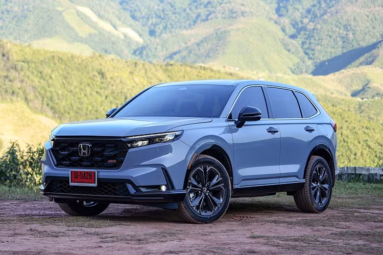 Bản facelift của CR‑V e:HEV được trang bị loạt tính năng được nâng cấp đáng kể. Lần đầu tiên Honda trang bị ghế trước có chức năng thông gió (Ventilation Seats).