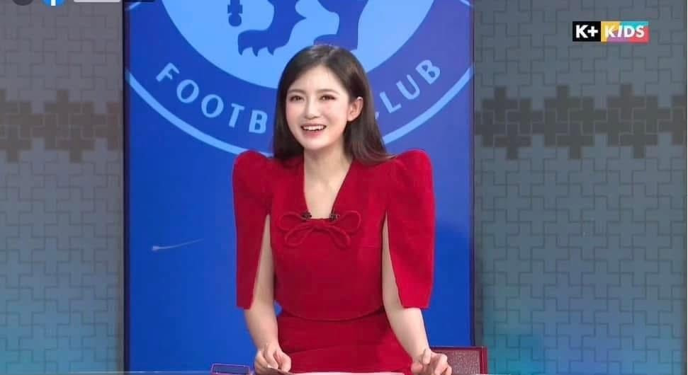 Gia nhập truyền hình K+ trong giai đoạn phát triển mạnh mẽ, Tú Linh góp mặt trong nhiều chương trình thể thao, đặc biệt là các bản tin và talkshow về bóng đá quốc tế. Với kiến thức, phong thái hiện đại và sự duyên dáng, cô trở thành một trong những nữ MC được yêu thích nhất của K+.