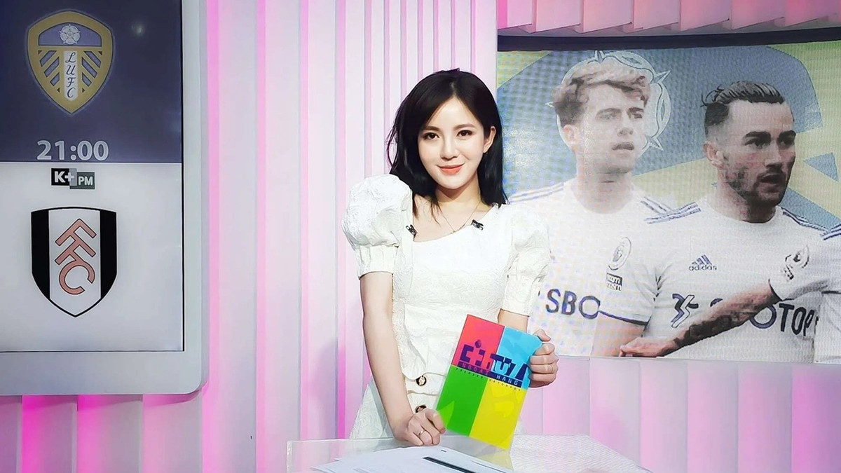 Vẻ đẹp trong sáng, phong thái thông minh và kiến thức bóng đá vững vàng nhanh chóng đưa Tú Linh trở thành hiện tượng mạng, được cộng đồng fan Quỷ đỏ trìu mến gọi bằng biệt danh “Hot girl M.U”.