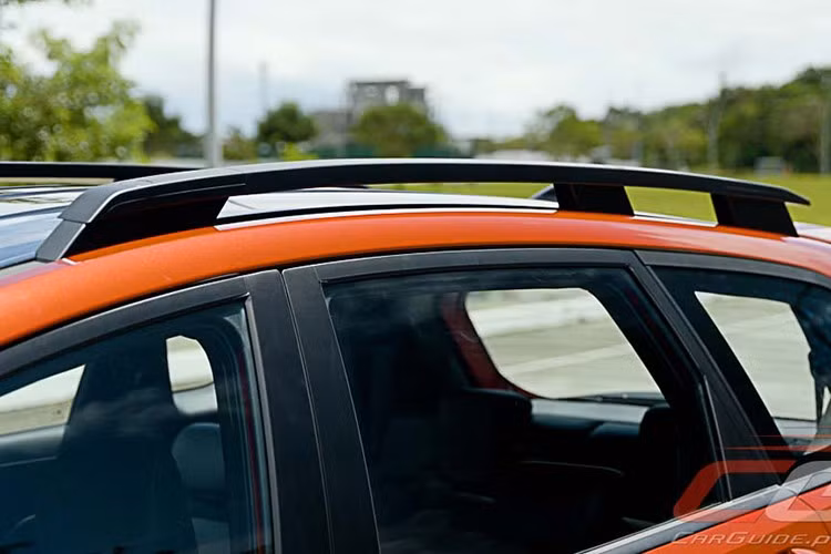 Khoảng sáng gầm xe vẫn giữ ở mức 205 mm, đảm bảo khả năng vận hành linh hoạt trong đô thị. Cụm đèn hậu LED chữ H ở phía sau của xe cũng được làm mới với các chi tiết dọc lớn hơn, trong khi vị trí biển số được hạ thấp xuống cản sau, giúp tổng thể phần đuôi xe gọn gàng và hiện đại hơn.