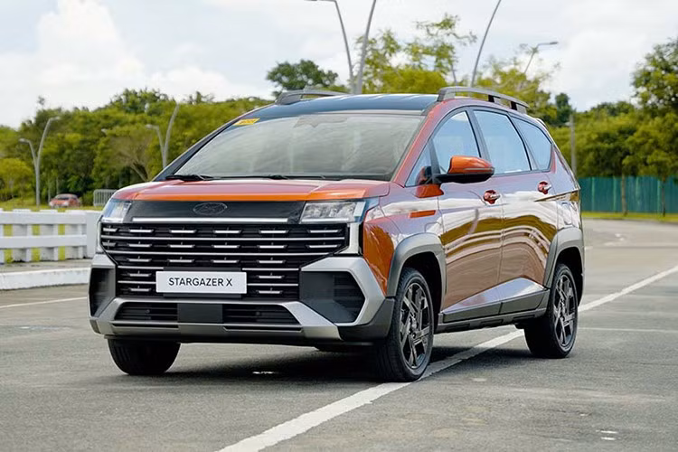 Nhà phân phối Hyundai Motor Philippines Inc. (HMPH) vừa chính thức giới thiệu mẫu MPV 7 chỗ Stargazer và Stargazer X 2026 phiên nâng cấp giữa vòng đời (facelift) tại thị trường Philippines, chỉ ba tháng sau khi ra mắt lần đầu tiên tại Indonesia.