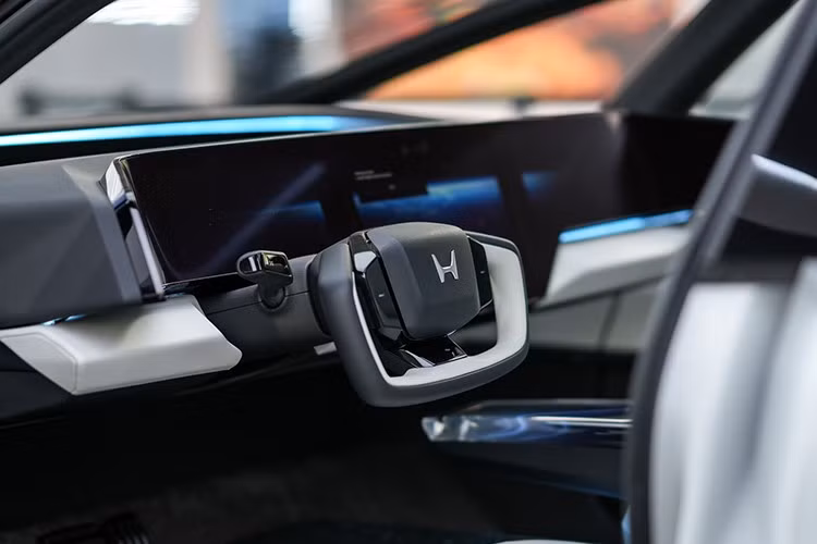 Việc ra mắt “The M.O.V.E.” được đánh giá là bước tiếp theo trong việc xây dựng hình ảnh và làm quen khách hàng với công nghệ xe điện của hãng.