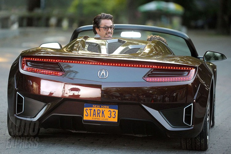 Chiếc Acura NSX Roadster độc nhất vô nhị này không phải là một cỗ máy hoàn toàn mới chỉ chạy được vài miles. Trên thực tế, nó được chế tạo dựa trên mẫu xe năm 1991 đã trải qua rất nhiều biến cố cho đến khi được "độ" lại.