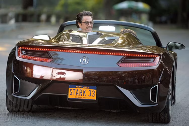 Chiếc Acura NSX Roadster độc nhất vô nhị này không phải là một cỗ máy hoàn toàn mới chỉ chạy được vài miles. Trên thực tế, nó được chế tạo dựa trên mẫu xe năm 1991 đã trải qua rất nhiều biến cố cho đến khi được "độ" lại.