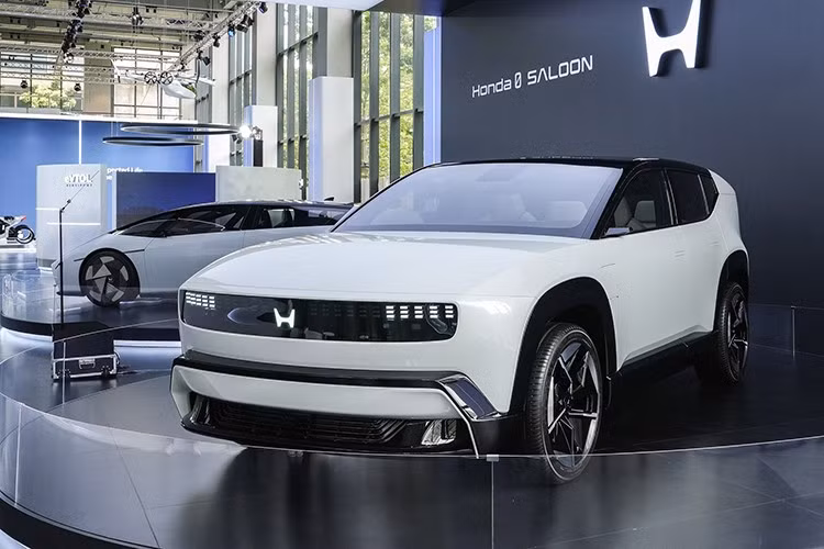 Việc đặt trung tâm trải nghiệm tại Bangkok không chỉ giúp Honda tiếp cận nhóm khách hàng tiềm năng, mà còn tạo nền tảng để hãng triển khai các sản phẩm xe điện trong tương lai.