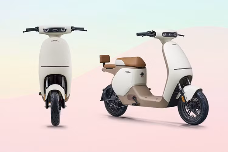 Xe Honda U-Qe của Trung Quốc có kích thước tổng thể 1.660 x 715 x 1.045 mm, chiều cao yên 730 mm, phù hợp với thể trạng của nhiều người dùng.