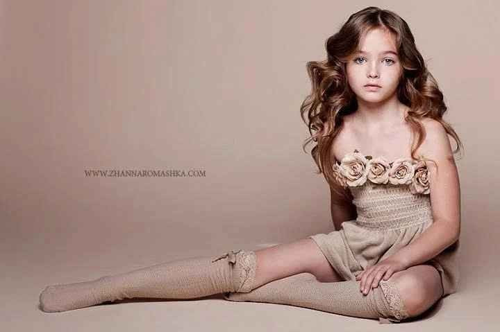 Bắt đầu sự nghiệp người mẫu từ năm 10 tuổi, Anastasia Bezrukova (sinh năm 2004) sớm nổi tiếng và được mệnh danh "thiên thần nước Nga". Sau một thập kỷ, cô nàng ngày càng trưởng thành và gặt hái nhiều thành công.