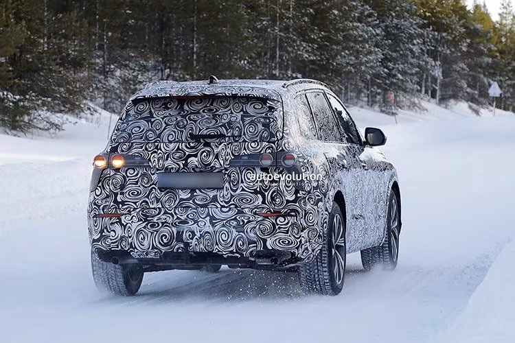 Nền tảng khung gầm Premium Platform Combustion này tương thích với nhiều lựa chọn hệ truyền động, bao gồm cả động cơ xăng V8 tăng áp, dung tích 4.0L từng được trang bị trên các mẫu xe Audi như SQ8 và RSQ8.