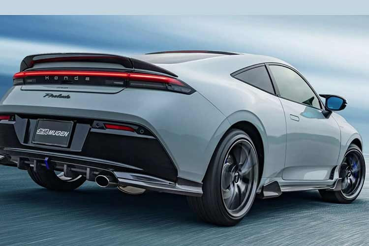 Honda Prelude 2026 hiện có giá khởi điểm 6.179.800 yên tại Nhật Bản (khoảng 39.400 USD), cao hơn cả Nissan Z hay Toyota GR Supra – dù chỉ sử dụng hệ truyền động hybrid vay mượn từ Civic. Tại Mỹ, mẫu xe này được niêm yết từ 42.000 USD (chưa tính phí vận chuyển).
