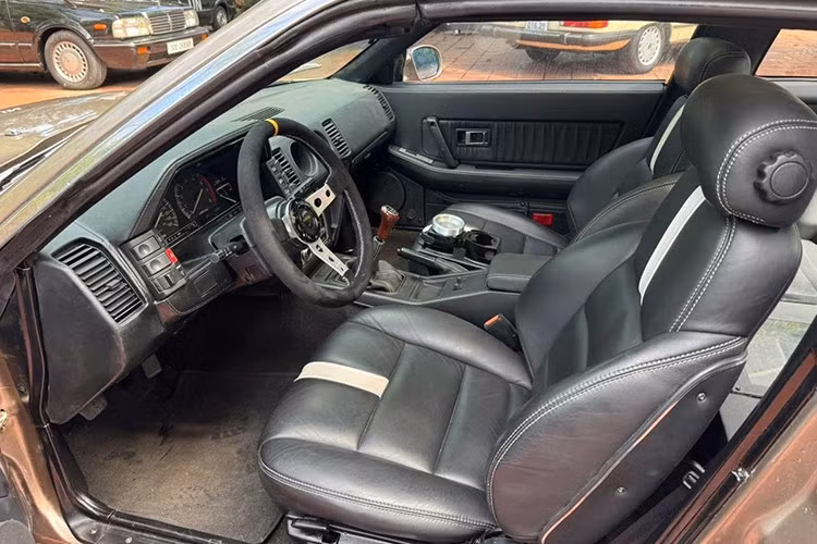 Chiếc xe Z mới hơn có hệ số cản là 0,30 và nhiều chiếc được trang bị động cơ V6 sản xuất hàng loạt đầu tiên của Nhật Bản thay vì động cơ sáu xi-lanh thẳng hàng của các xe Z trước đó. Theo Nissan, động cơ V6 mới nhằm mục đích duy trì tinh thần thể thao, 6 xi-lanh của Fairlady Z nguyên bản, nhưng trong một gói nhỏ gọn và hiệu quả hơn.