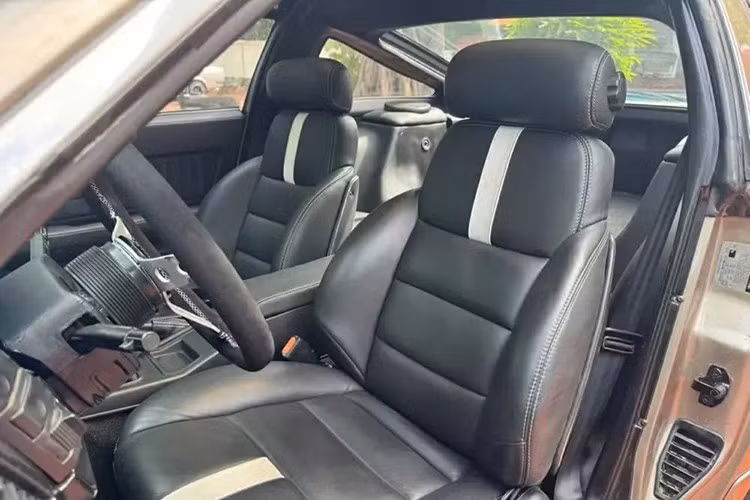 Tất cả các mẫu Z31 đều được trang bị động cơ phun nhiên liệu điện tử ( EFI ) và đều dẫn động cầu sau. Có tổng cộng năm tùy chọn động cơ: động cơ 6 xi-lanh thẳng hàng 2.0 L tăng áp trục cam kép (được sử dụng trong 200ZR).