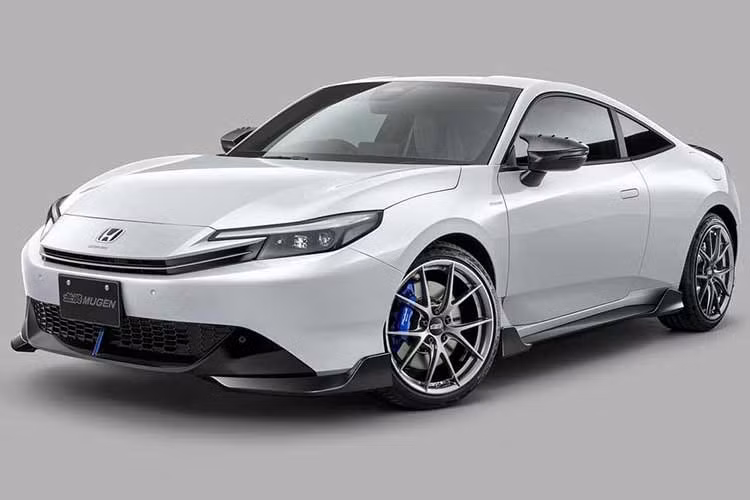 Tâm điểm của đợt ra mắt là phiên bản Honda Prelude độ Mugen cực hiếm mang tên “Spec.III” – bản độ giới hạn chỉ 16 chiếc trên toàn thế giới, lấy cảm hứng từ gói Spec.II từng được Mugen phát triển cho Prelude đời 1987.