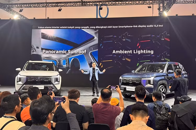Trong khuôn khổ Triển lãm Ô tô Quốc tế GAIKINDO Indonesia (GIIAS) 2025, Mitsubishi đã công bố giá bán chính thức ra mắt mẫu xe SUV Destinator hoàn toàn mới dành cho thị trường Đông Nam Á. Mitsubishi Destinator 2026 sẽ có ba phiên bản GLS, Exceed và Ultimate.