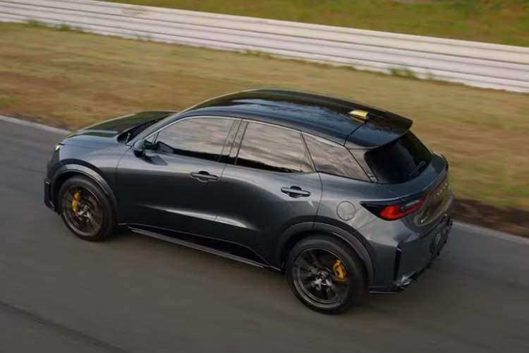 Chưa rõ nội thất của bản Original Edition sẽ có màu gì. Trước đây, chiếc xe tại triển lãm sở hữu bộ ghế đua và vô lăng màu nâu Ochre kết hợp dây đai an toàn màu vàng.