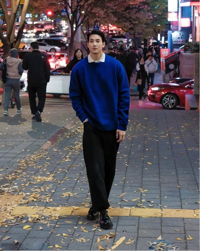 Bà xã Takhon xuất thân giàu có, trong khi anh cũng là diễn viên, người mẫu có tiếng ở Myanmar. Bởi vậy, cặp đôi có cuộc sống tài chính dư dả, thường xuyên tận hưởng những chuyến du lịch, nghỉ dưỡng ở nhiều nơi trên thế giới và chia sẻ trên mạng xã hội cho người theo dõi.