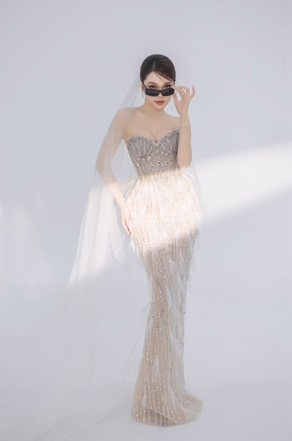 Thông tin Ngọc Nữ kết hôn khiến những người yêu mến cô từ lâu không khỏi bất ngờ, bởi suốt nhiều năm, cô khá kín tiếng về chuyện tình cảm.