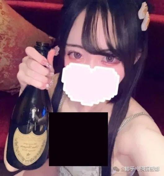 Saki Sato từng làm tiếp viên ở hộp đêm và sở hữu hàng chục nghìn người theo dõi trên MXH. Không ai dám ngờ rằng cô nàng này lại là một người vô cùng bạo lực, kiểm soát và nguy hiểm.