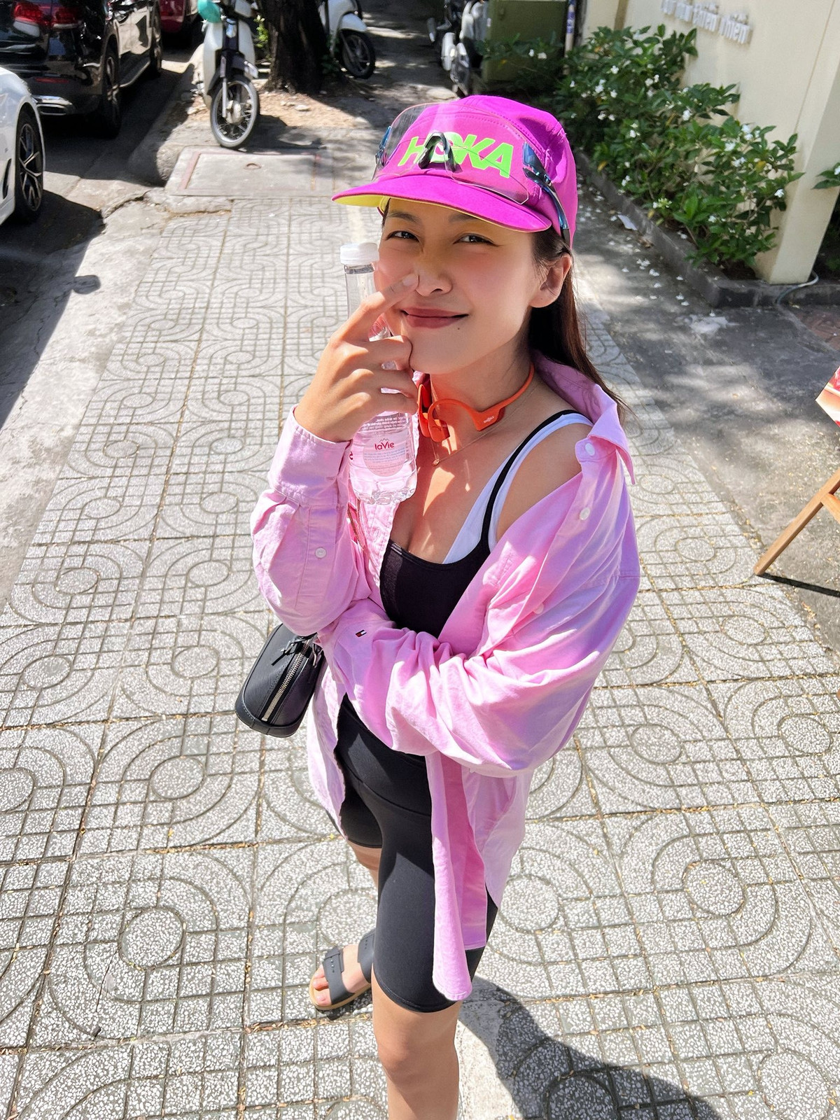 Năm 2015, Khả Ngân bắt đầu được chú ý khi tham gia chương trình Điệp vụ tuyệt mật và một show truyền hình của Thái Lan mang tên Turn On Beauty. Một năm sau, cô để lại dấu ấn tại Bước nhảy hoàn vũ 2016 với phong độ tốt và nhận nhiều lời khen từ ban giám khảo.