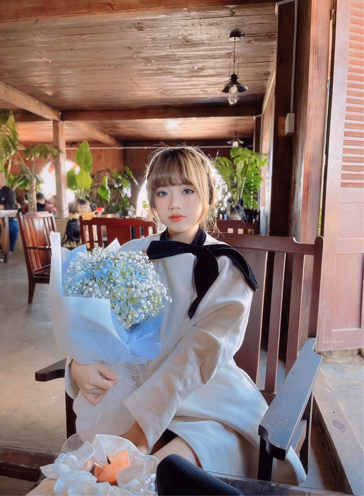 Bảo Hân Helia (Nguyễn Ngọc Bảo Hân, SN 2000) là gương mặt quen thuộc với nhiều bạn trẻ. Cô nàng từng là hot girl nổi tiếng với gương mặt baby, xinh đẹp cùng những bản cover cuốn hút.