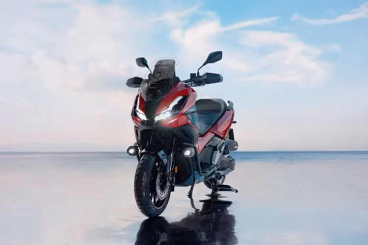 Mức giá dự kiến cho Honda ADV 350 nếu được nhập khẩu nguyên chiếc từ Thái Lan có thể lên tới khoảng 170 triệu đồng. Đây là con số cao hơn đáng kể so với đối thủ Yamaha XMAX 300 hiện có giá từ 139 triệu đồng tại Việt Nam.