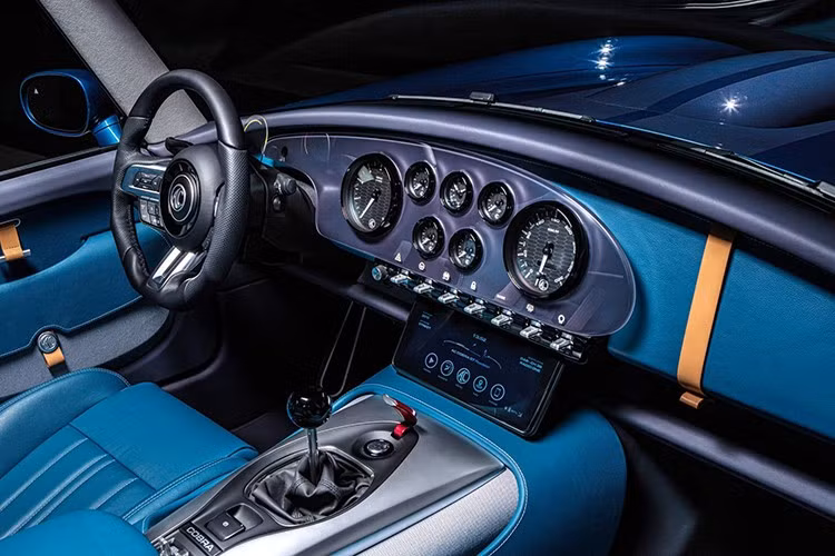 Thông số kỹ thuật chi tiết về mẫu xe mới này vẫn còn hạn chế, mặc dù công ty cho biết khách hàng có thể tùy chỉnh để đạt công suất lên đến 1.025 mã lực từ động cơ V8 nâng cấp. Đáng chú ý, xe sở hữu hàng loạt nâng cấp về mặt khí động học để bổ sung cho sức mạnh vượt trội.