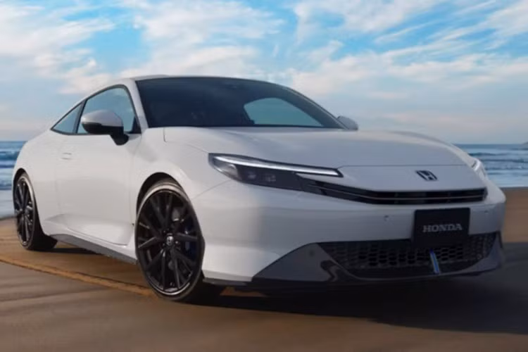 Hiện tại, Honda chưa xác nhận kế hoạch sản xuất các phiên bản Prelude hiệu suất cao. Một số đại lý tại Nhật Bản cho biết, họ chưa nhận được thông tin về phiên bản Type S hay Type R, ít nhất là trong giai đoạn trước năm 2026. Tuy nhiên, với việc Prelude bản tiêu chuẩn sắp ra mắt vào cuối năm 2025, nhiều khả năng các phiên bản thể thao sẽ được hé lộ trong thời gian không xa.