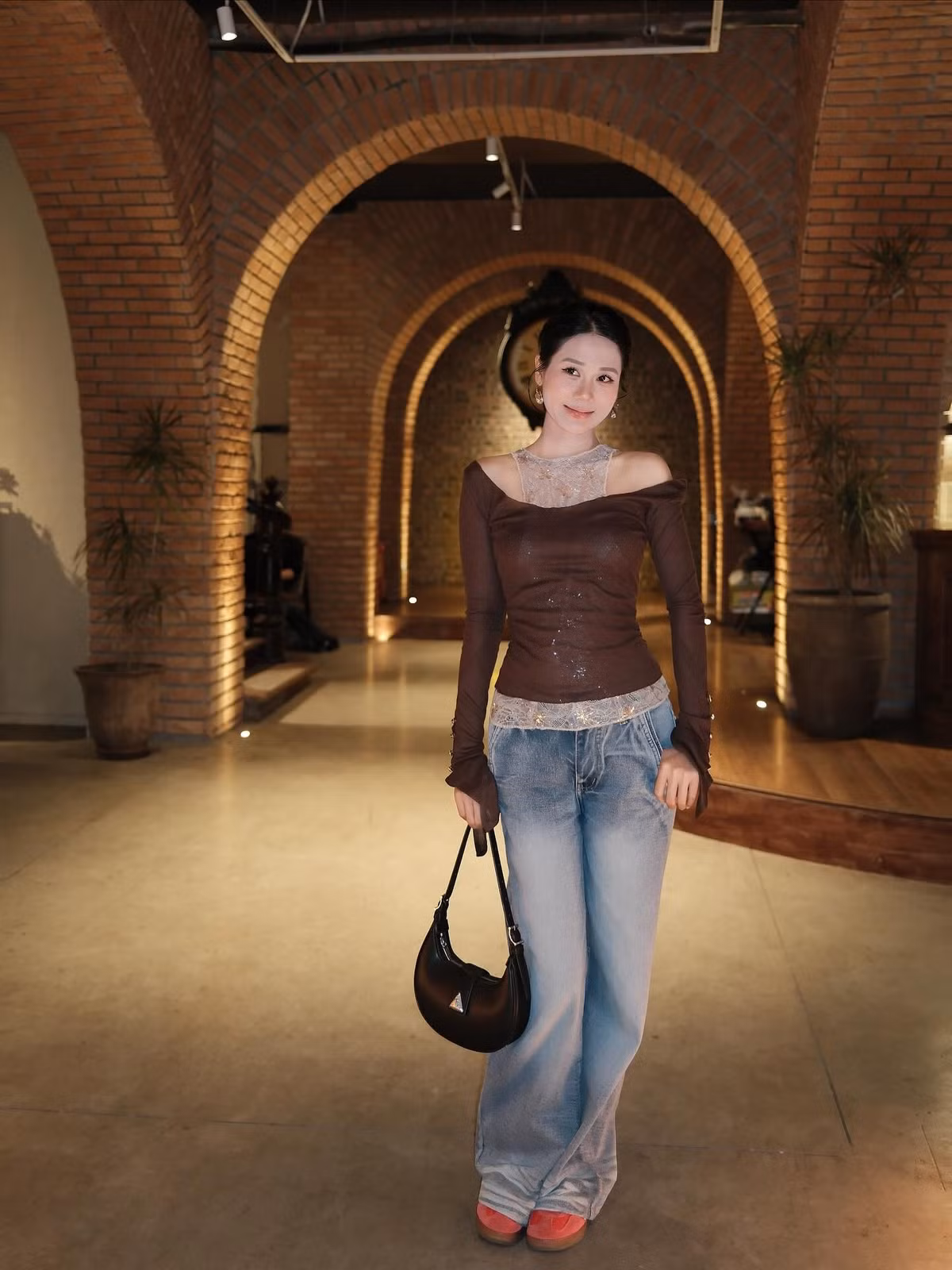 Một số netizen tinh ý nhận ra, sự tự tin này không đến từ việc cố chứng minh điều gì, mà là bởi Phanh Nè đã tìm lại được chính mình.