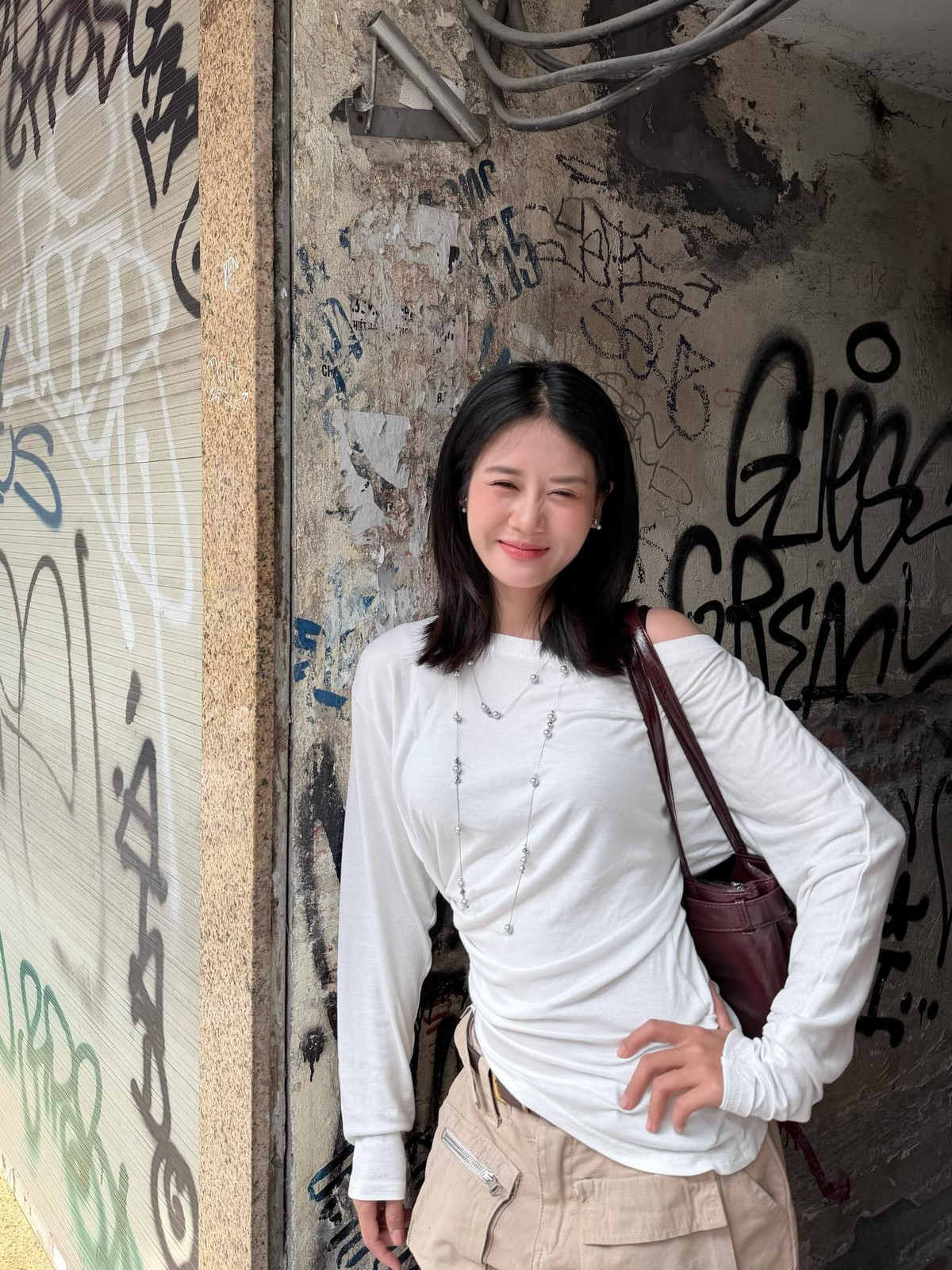 Dưới phần bình luận, dân mạng liên tục dành lời khen cho nhan sắc ngày càng thăng hạng của nữ TikToker.