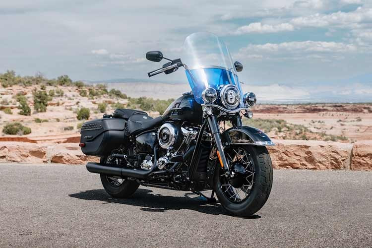 Mỗi chiếc xe sẽ có hình ảnh chim đại bàng trên bình xăng, huy hiệu số 1 trên bình xăng, các chi tiết trang trí trên nắp động cơ và bảng điều khiển Liberty Edition.