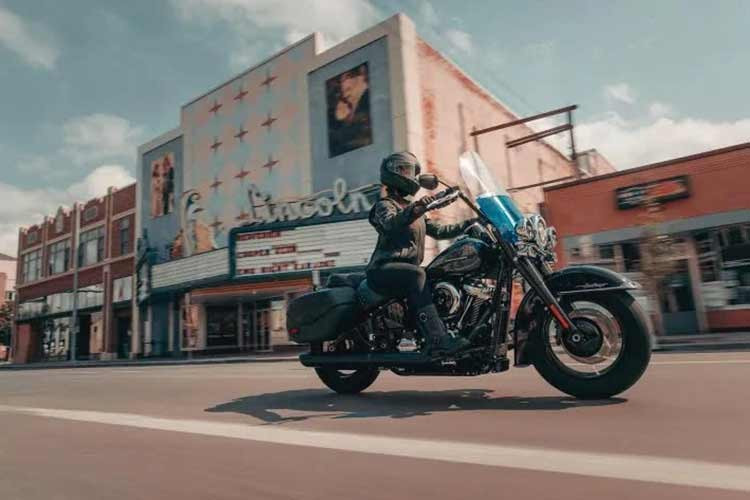 Tuy nhiên có vẻ như hãng xe môtô Harley-Davidson sẽ chỉ dành Street Glide 3 và Heritage Classic Liberty Edition phiên bản đặc biệt dành cho thị trường quê nhà Mỹ.
