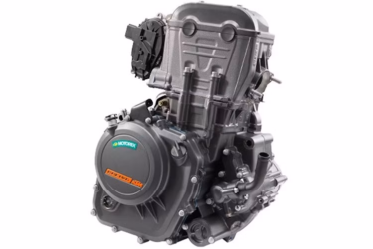 Xe được trang bị hệ thống phanh đĩa trước 320mm và sau 230mm với heo phanh Bybre, hệ thống phanh điện tử Bosch EMS và nhiều tính năng khác. Tuy nhiên, điểm thú vị nhất của lần ra mắt này chính là động cơ mới được trang bị cho KTM 160 Duke.