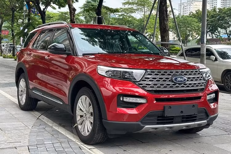 Ford Explorer ﻿Bán kém nhất thị trường trong tháng vừa qua là mẫu SUV cỡ lớn Ford Explorer với doanh số vỏn vẹn đúng 1 chiếc. So với tháng 6/2025, doanh số của mẫu xe nhà Ford không hề suy chuyển. Điều này cũng không ngạc nhiên vì Explorer hiện đã bị ngừng bán tại thị trường Việt Nam. Theo nhân viên tư vấn bán hàng tại đại lý, lô xe Ford Explorer đã bán hết. Đại lý hiện chưa có kế hoạch nhập thêm xe về Việt Nam.